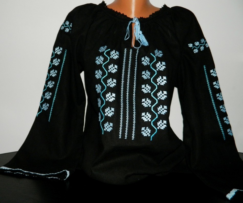 ie stilizata neagra broderii