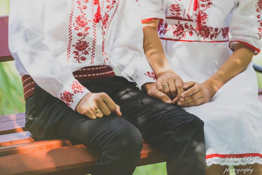 ie traditionala camasa populara (10)