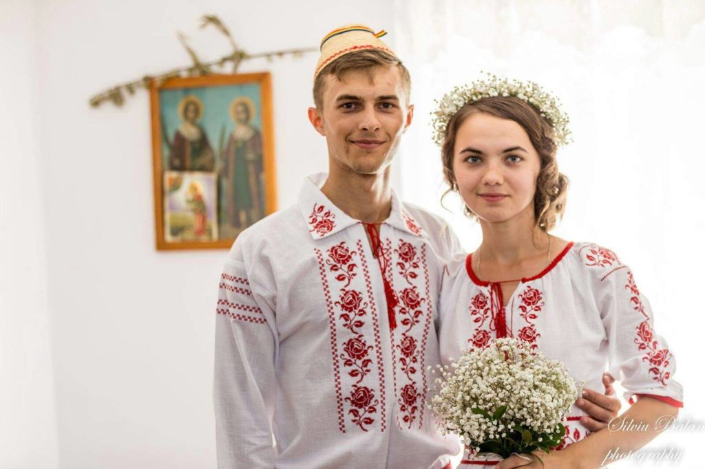 ie traditionala camasa populara (12)