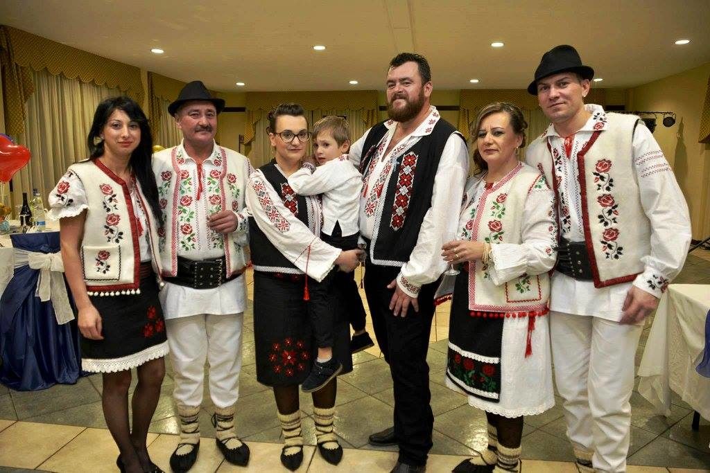 ie traditionala camasa populara (23)