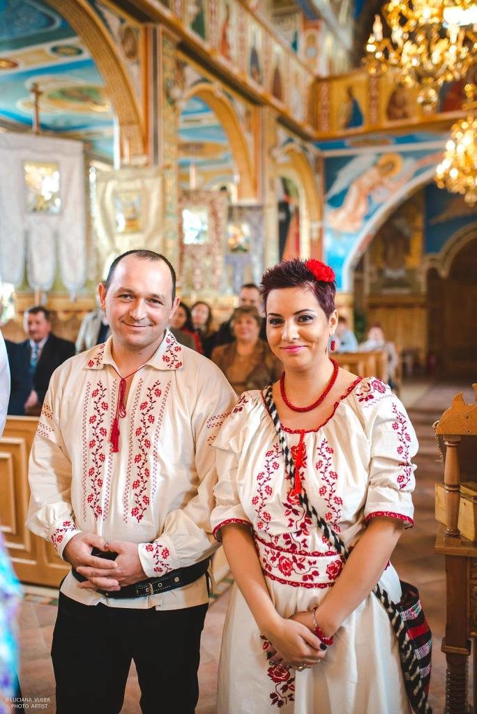 ie traditionala camasa populara (25)