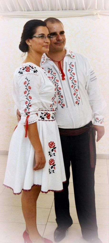 ie traditionala camasa populara (26)