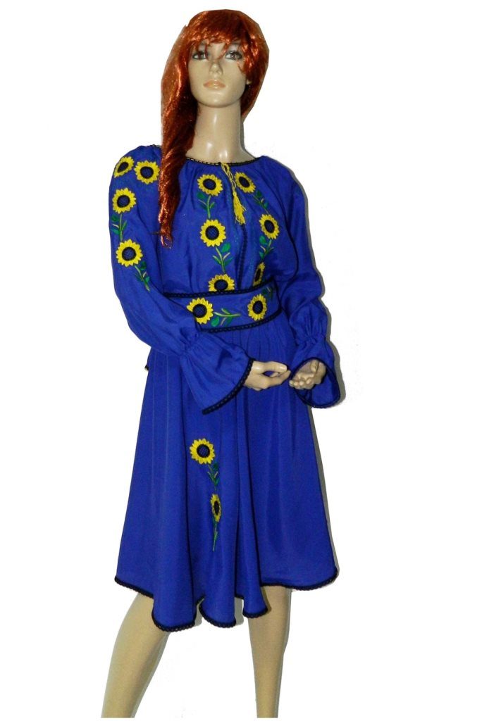 Rochie albastra cu broderie florala